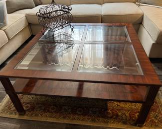 Wood/glass coffee table