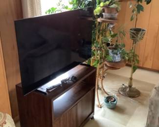 Tv stand measures 28 w x 16 d x 25” h. Tv is. 44” Samsung. Presale on stand $38. Presale on tv…$50