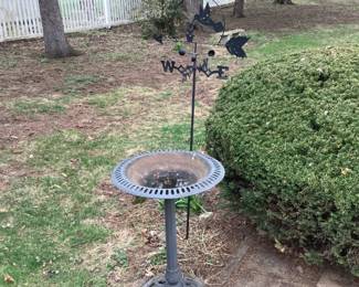 Iron bird bath