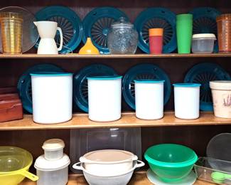 TUPPERWARE & STORAGE CONTAINERS
