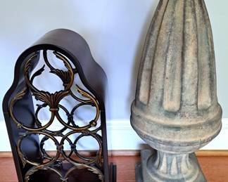 FINIAL WINE HOLDER
