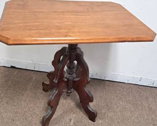 UTICA NY TABLE