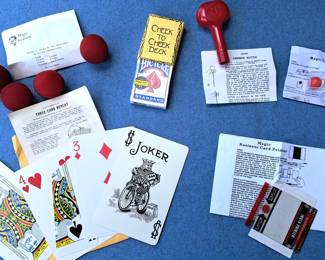VINTAGE MAGIC TRICKS LOT