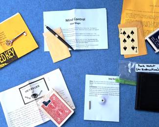 VINTAGE MAGIC TRICKS LOT