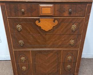 HIBRITEN LENOIR NC FURNITURE CO DRESSER