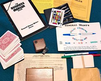 VINTAGE MAGIC TRICKS LOT