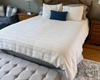 #22 Oak headboard with Queen Casper mattress $200.00 Clean!