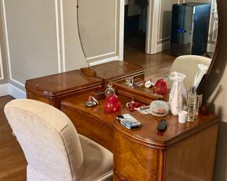 Antique Dressing table/vanity