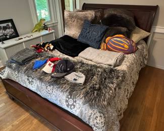 sleigh bed