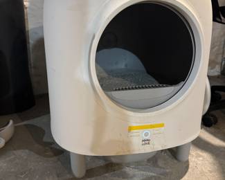 Automatic litter box