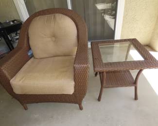 Like new 4 piece indoor/outdoor patio set.