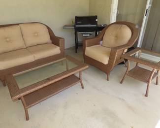 Like new 4 piece indoor/outdoor patio set.