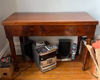 Mahogany antique Sheraton style flip top gaming table