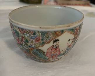 Antique Famille Rose Chinese porcelain cup