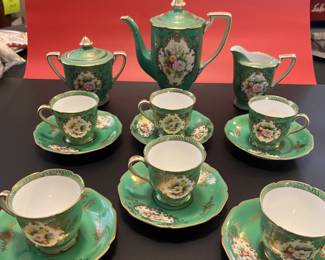 Charming vintage porcelain coffee set from Noritake in emerald green with pink roses