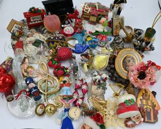 Christopher Radko... Enesco.. Merrimack.. and more!