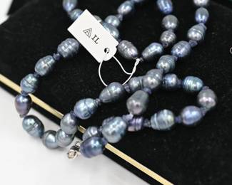 Black pearl necklace