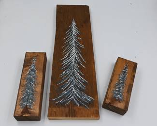 Hand-painted antique wooden standing Christmas tree decor!! GORGEOUS, so cozy and unique!