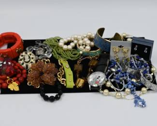 Assorted costume jewelry