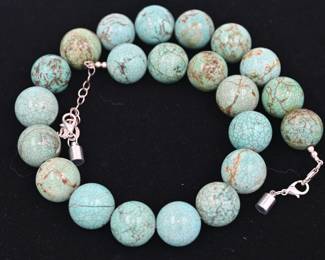 Simulated turquoise necklace