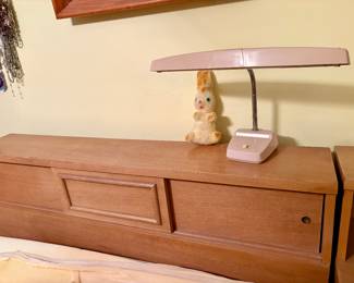 Mid Century Dresser Set
Will Split Up
Full Bed $250
Dresser $200
Night Stand $50
Chest $200