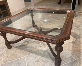 GLASS TOP ETHAN ALLEN ROYAL CHARTER OAK COFFEE TABLE