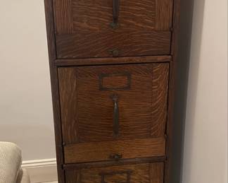 ANTIQUE OAK 3 TIER FILING CABINET