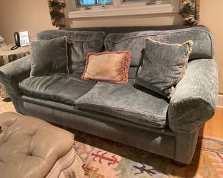 VINTAGE SLEEPER SOFA BY CARLYLE CUSTOM CONVERTIBLES
