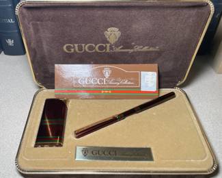 VINTAGE GUCCI PEN SET-INCLUDES PEN, LIGHTER AND CASE