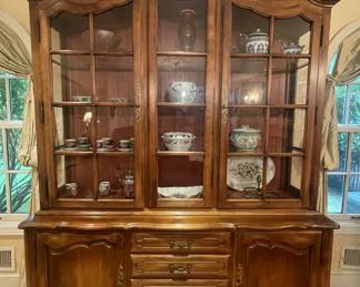 ETHAN ALLEN FRENCH COUNTRY CHINA CABINET