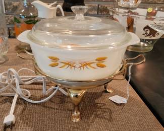 Vintage "Wheat" anchor hocking Fire King caserole never used with warming tray base - works!