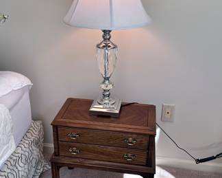 Lean nightstand, crystal lamp