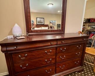 Explore this Preston Hollow estate sale featuring antique furniture, curated artwork, home décor, vintage collectibles, glassware, rugs and a Toyota Camry—double the inventory from two designer-appointed Dallas homes. Discovery Estate Sales.
