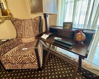 Explore this Preston Hollow estate sale featuring antique furniture, curated artwork, home décor, vintage collectibles, glassware, rugs and a Toyota Camry—double the inventory from two designer-appointed Dallas homes. Discovery Estate Sales.
