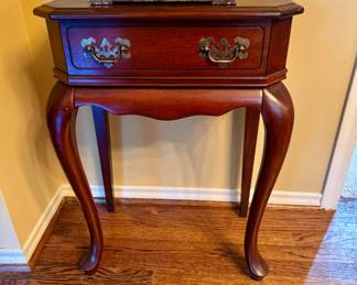 Explore this Preston Hollow estate sale featuring antique furniture, curated artwork, home décor, vintage collectibles, glassware, rugs, and a Toyota Camry—double the inventory from two designer-appointed Dallas homes.
