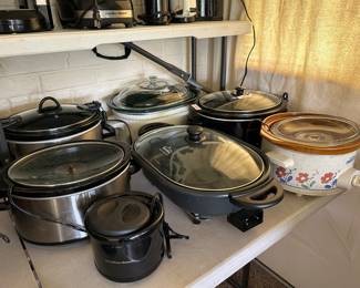 CROCK POTS GALORE