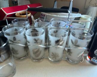 VINTAGE GLASSES WITH GLASS CADDY