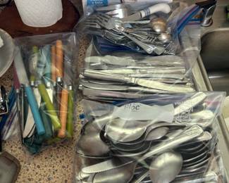 LOTS OF FLATWARE
