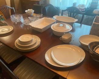 Various china and serveware
