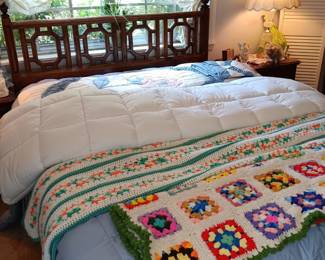 Afgans, Queen Bed