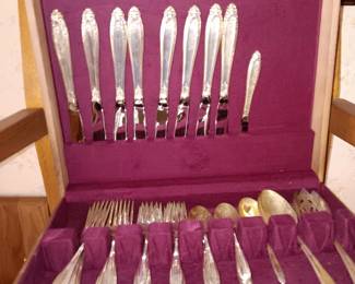 Sterling flatware, service for 8 plus serving pieces and box International Sterling - PRELUDE