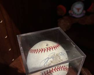 Signed Jeff bagwell baseball