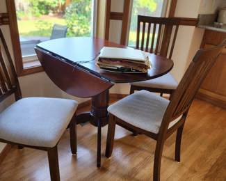 Drop leaf "dinette" set