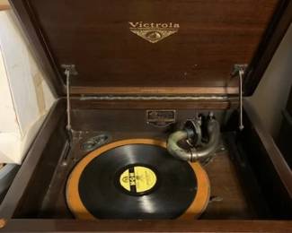 Victrola and records