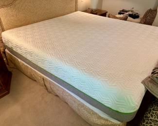 Like new Tempur-pedic Hybrid king size mattress ($5,000 new)