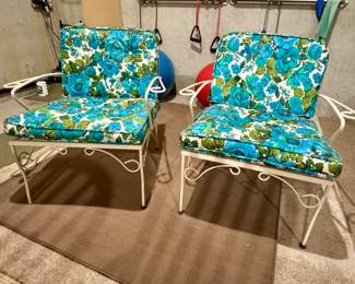 Cool mid century patio chairs with like new original upholstery