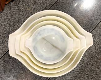 Pyrex Gooseberry in yellow and white