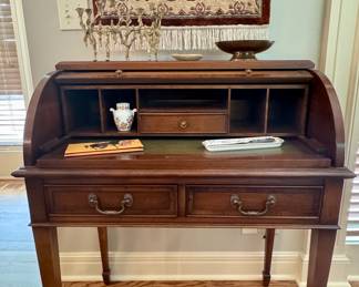 Hekman ladies writing desk