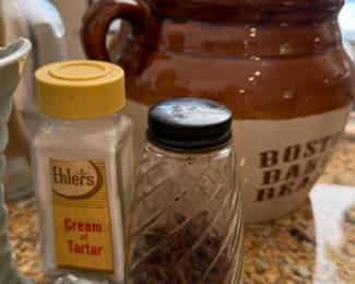 Vtg spice bottles