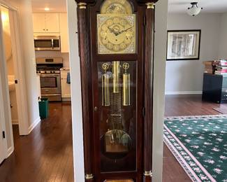 Gorgeous Ridgeway grandfather clock.....